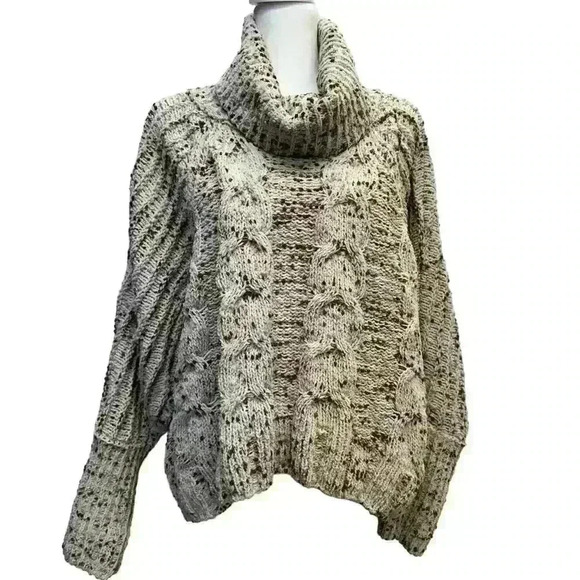ANtHROPOLOGY’s MOON & MADISON OVERSIZED COWL NECK YUMMY SOFT SWEATER SIZE M - Picture 1 of 12
